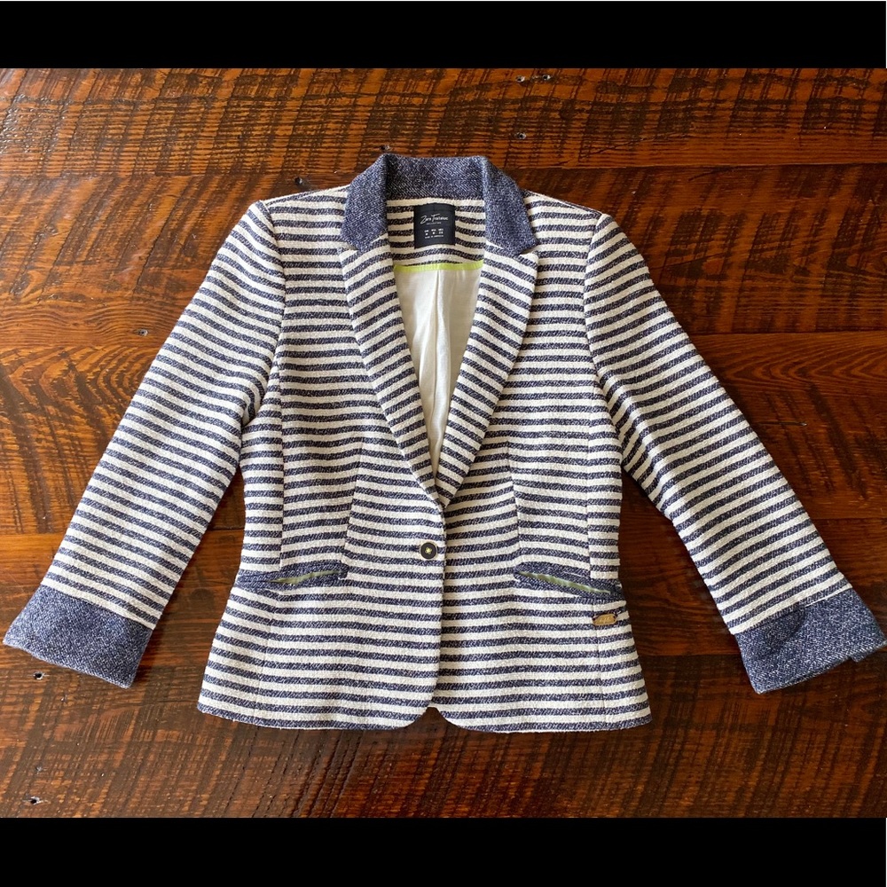Women’s Jacket/ Blazer
